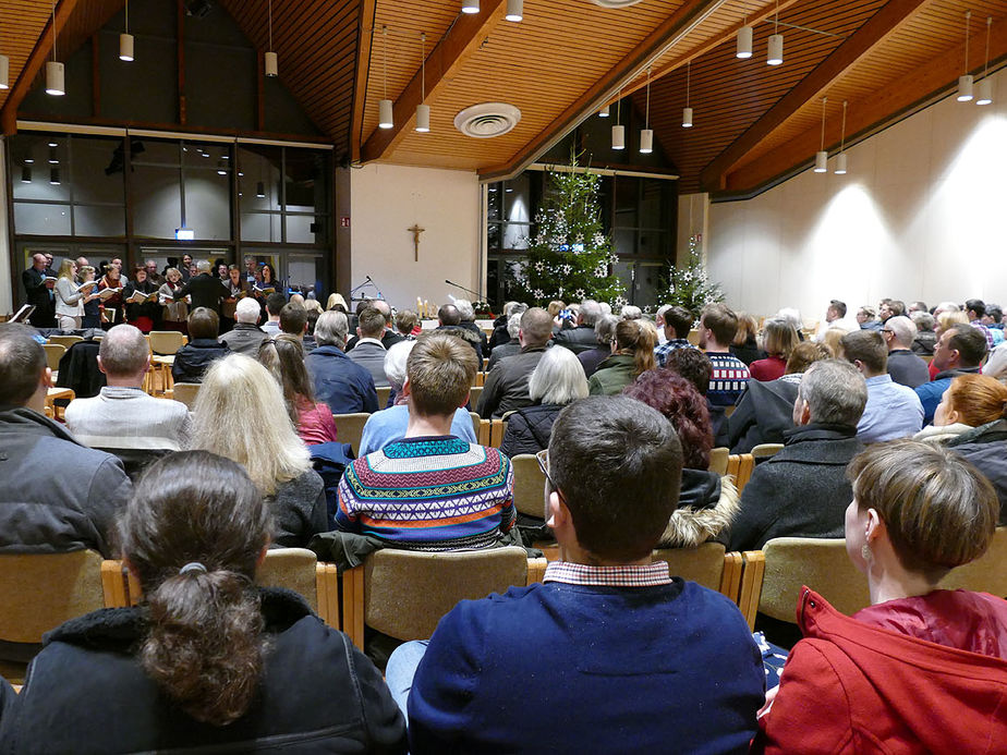 Feierliche Christmette im Haus des Gastes (Foto: Karl-Franz Thiede)